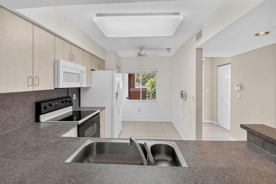 For Sale: $199,000 (3 beds, 2 baths, 1392 Square Feet)