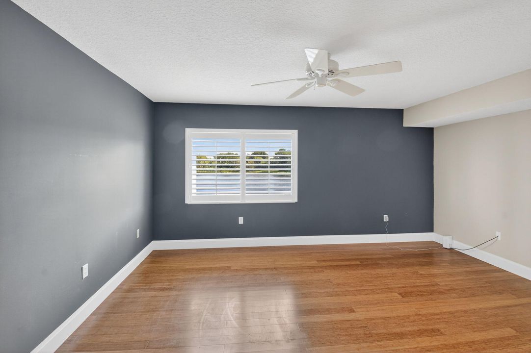 For Sale: $199,000 (3 beds, 2 baths, 1392 Square Feet)