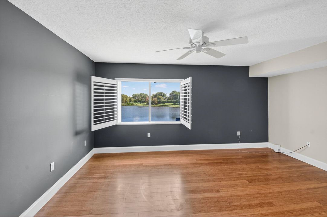 For Sale: $199,000 (3 beds, 2 baths, 1392 Square Feet)