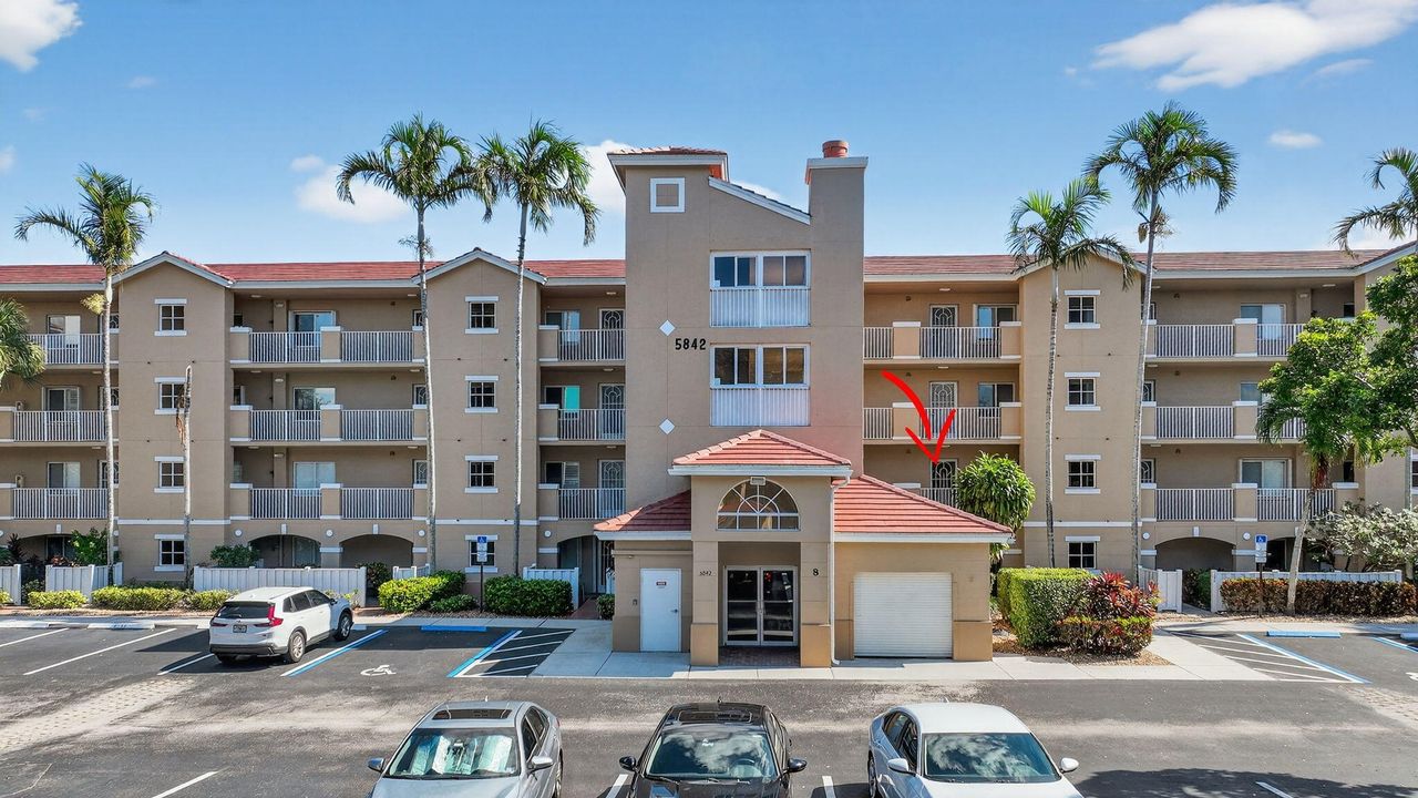 For Sale: $199,000 (3 beds, 2 baths, 1392 Square Feet)