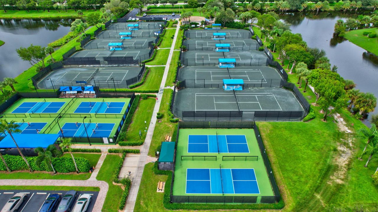 For Sale: $199,000 (3 beds, 2 baths, 1392 Square Feet)