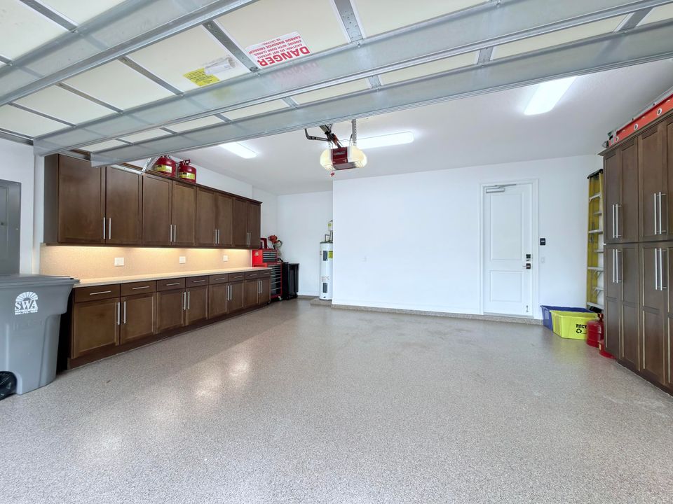 For Sale: $884,900 (5 beds, 3 baths, 2833 Square Feet)