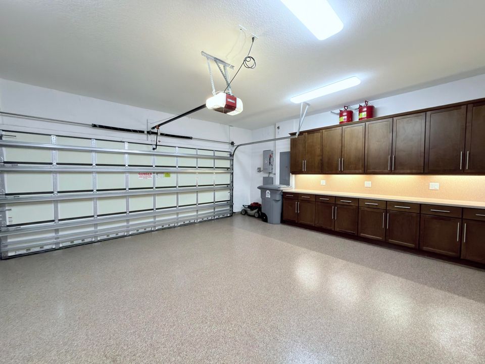 For Sale: $884,900 (5 beds, 3 baths, 2833 Square Feet)