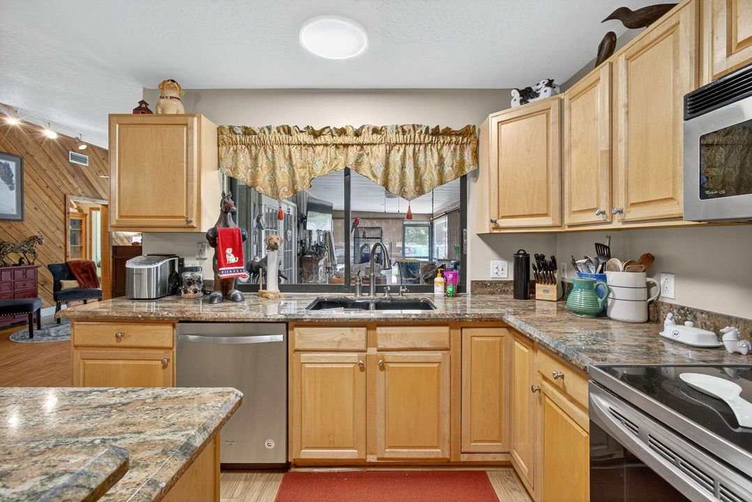 For Sale: $1,960,000 (4 beds, 3 baths, 2455 Square Feet)