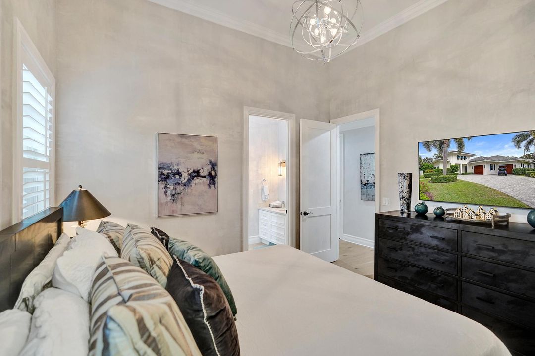 For Sale: $1,875,000 (4 beds, 2 baths, 2495 Square Feet)