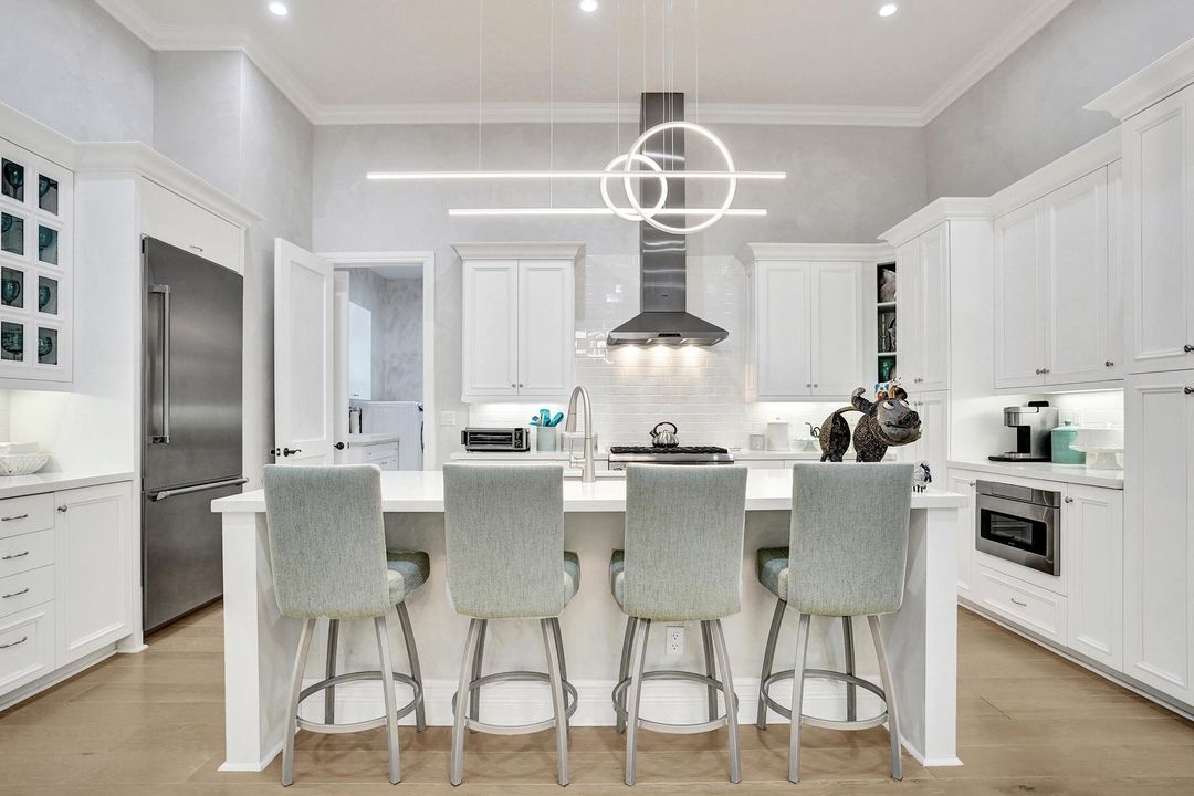 For Sale: $1,875,000 (4 beds, 2 baths, 2495 Square Feet)