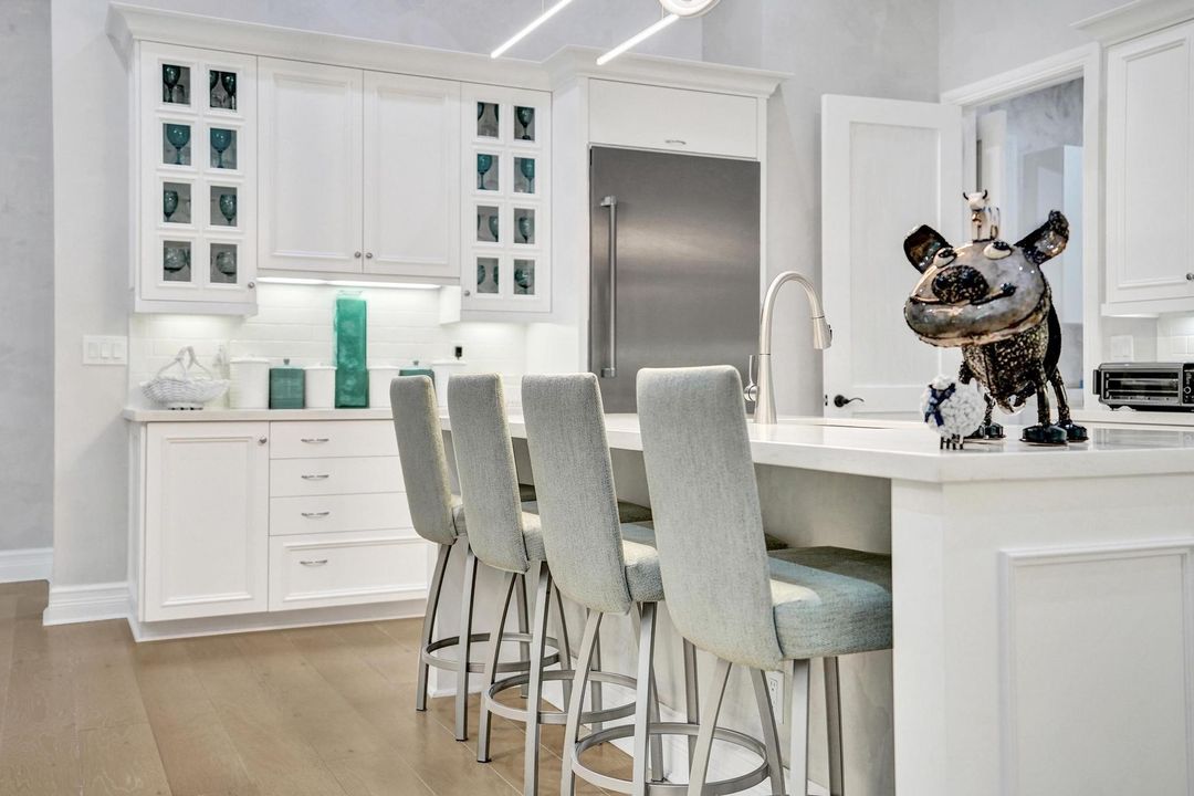 For Sale: $1,875,000 (4 beds, 2 baths, 2495 Square Feet)