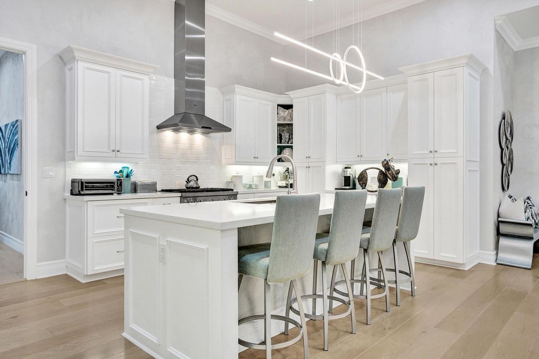 For Sale: $1,875,000 (4 beds, 2 baths, 2495 Square Feet)