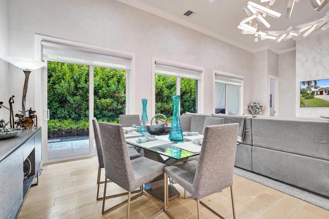 For Sale: $1,875,000 (4 beds, 2 baths, 2495 Square Feet)