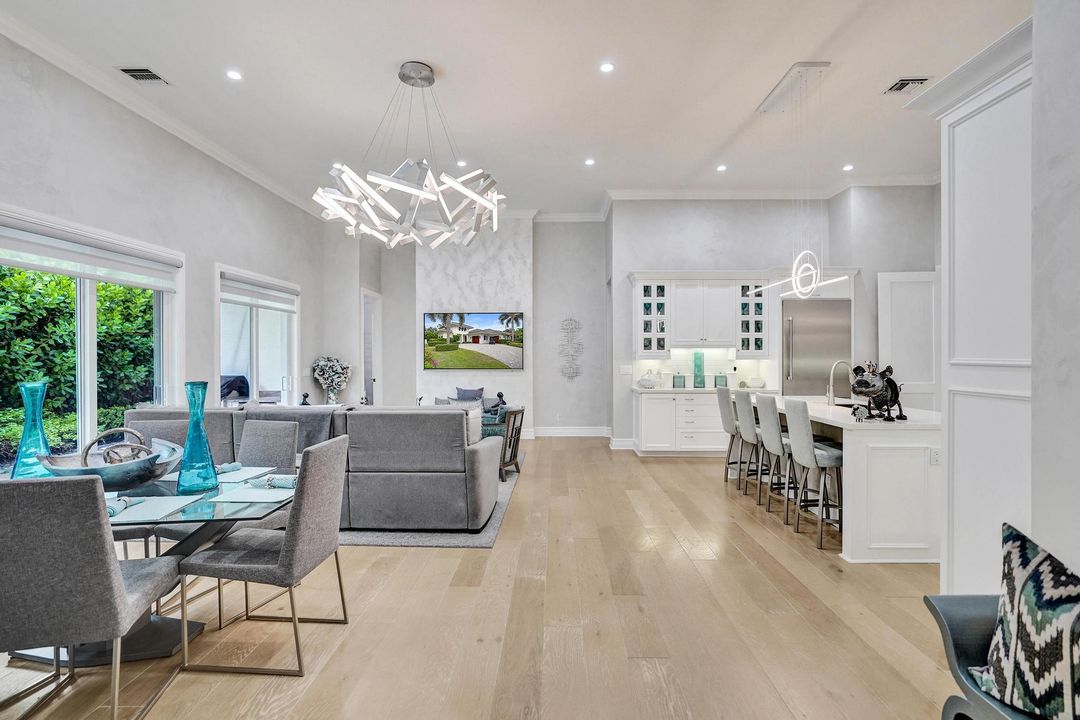 For Sale: $1,875,000 (4 beds, 2 baths, 2495 Square Feet)