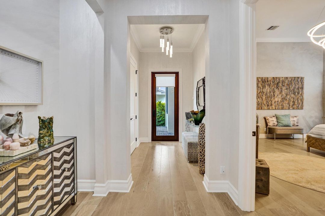 For Sale: $1,875,000 (4 beds, 2 baths, 2495 Square Feet)