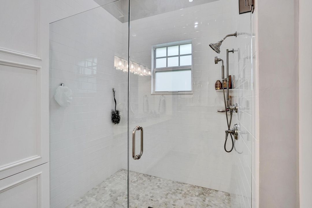 For Sale: $1,875,000 (4 beds, 2 baths, 2495 Square Feet)