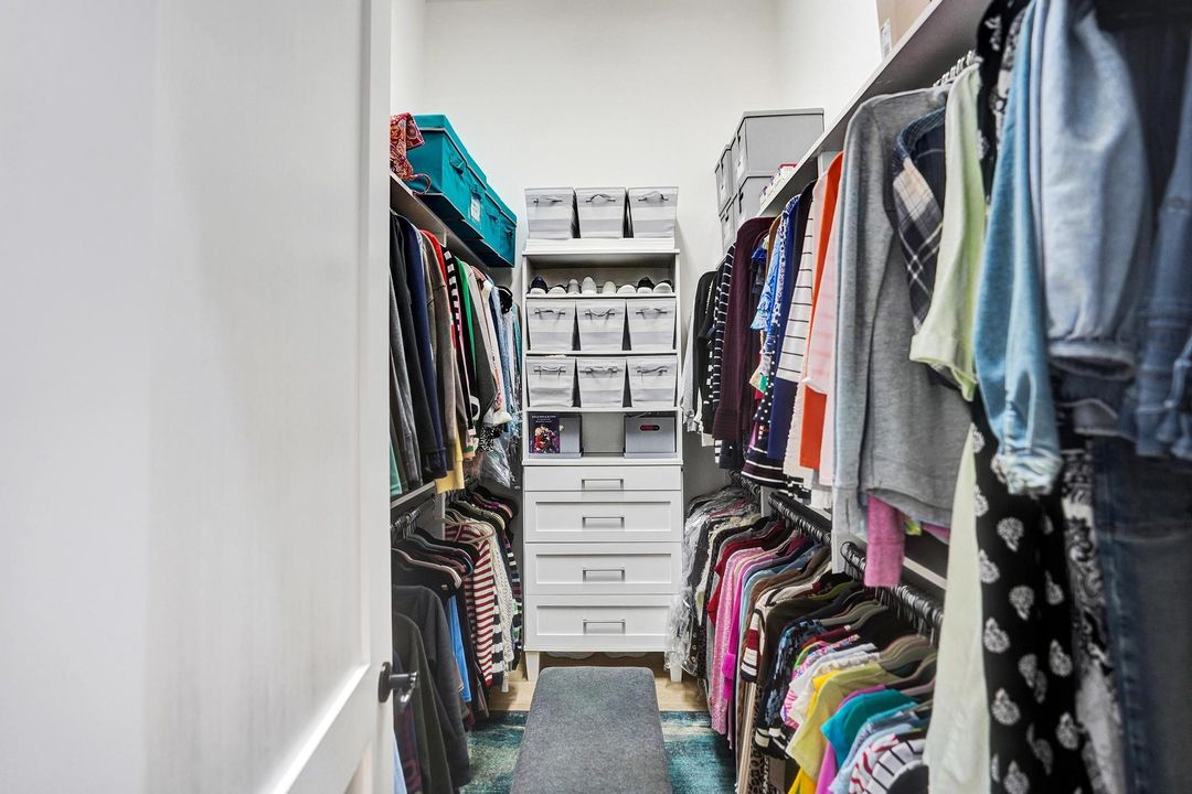 For Sale: $1,875,000 (4 beds, 2 baths, 2495 Square Feet)