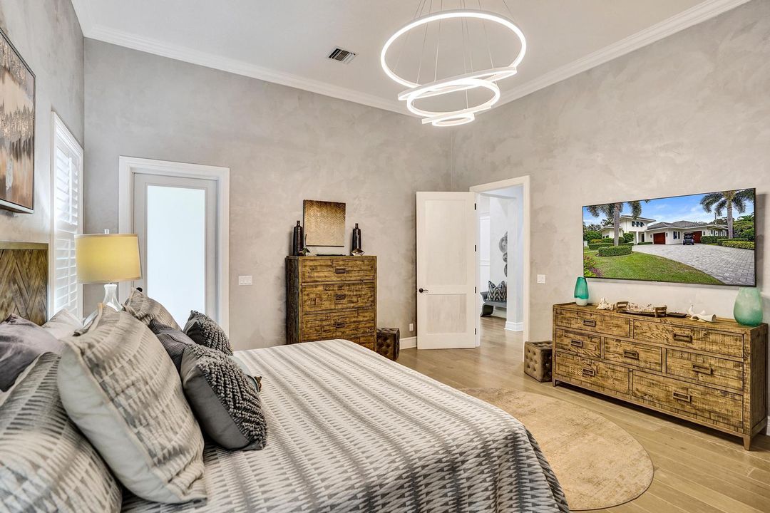 For Sale: $1,875,000 (4 beds, 2 baths, 2495 Square Feet)