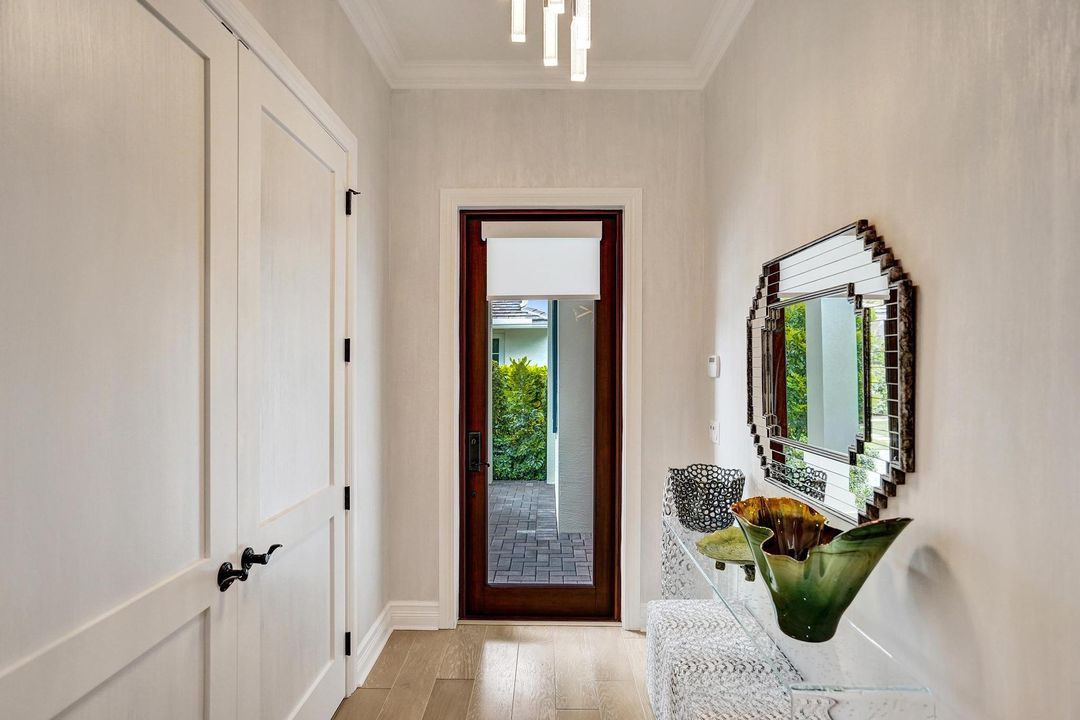 For Sale: $1,875,000 (4 beds, 2 baths, 2495 Square Feet)