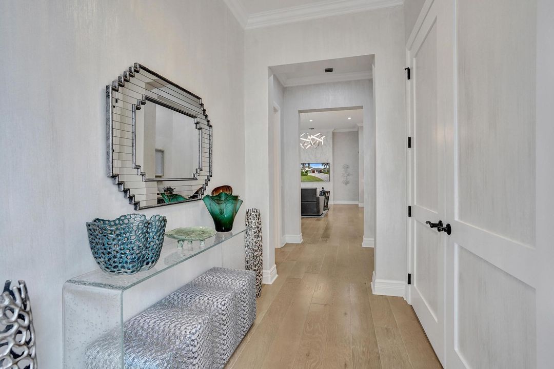 For Sale: $1,875,000 (4 beds, 2 baths, 2495 Square Feet)