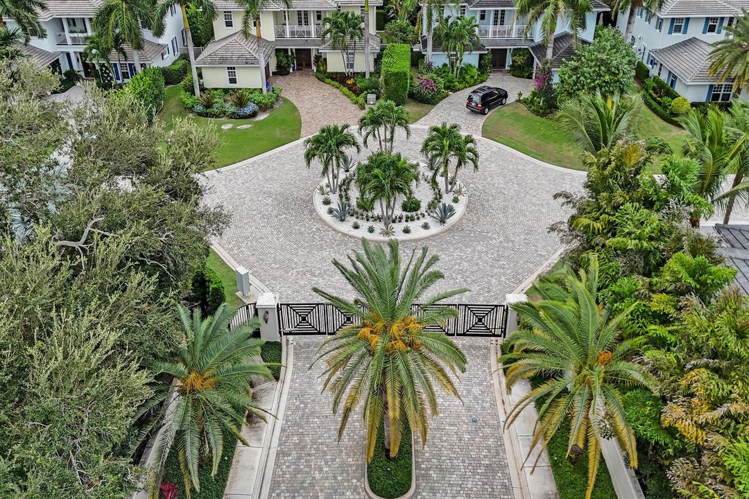 For Sale: $1,875,000 (4 beds, 2 baths, 2495 Square Feet)