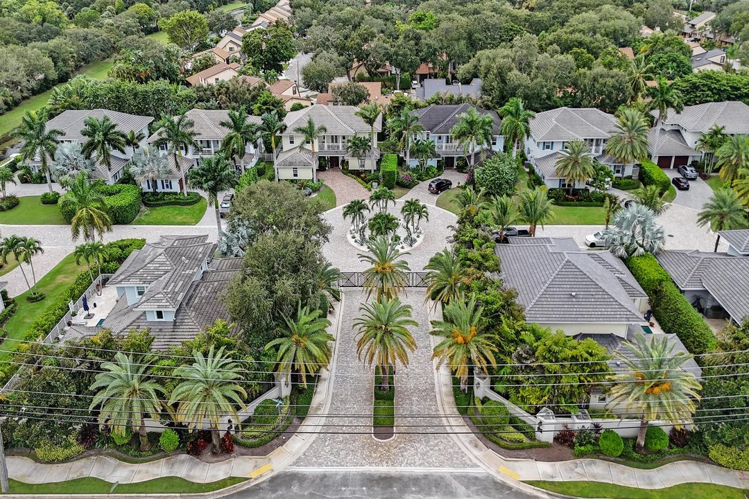 For Sale: $1,875,000 (4 beds, 2 baths, 2495 Square Feet)