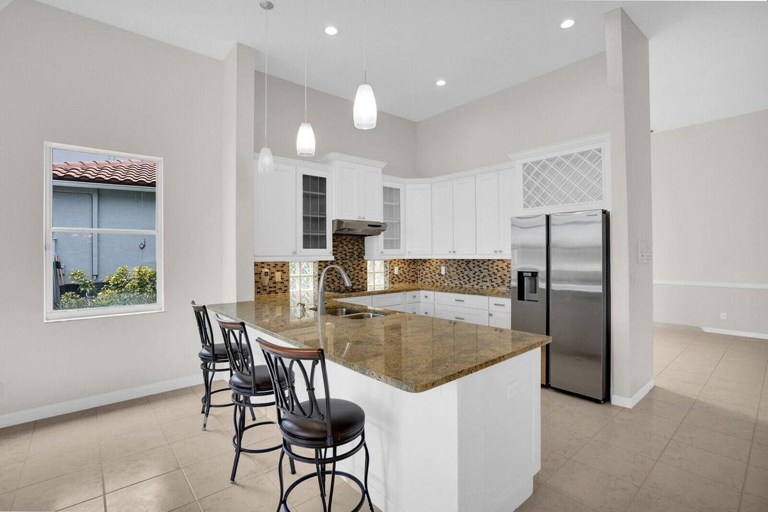 For Rent: $5,500 (4 beds, 2 baths, 2943 Square Feet)