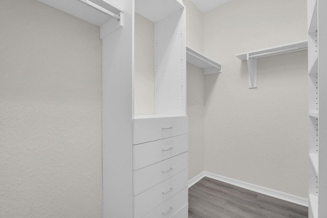 For Rent: $5,500 (4 beds, 2 baths, 2943 Square Feet)