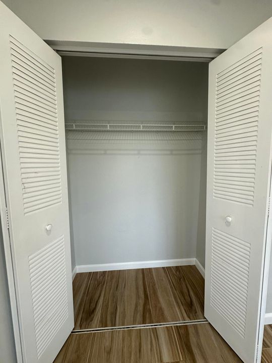 For Rent: $1,825 (2 beds, 1 baths, 980 Square Feet)