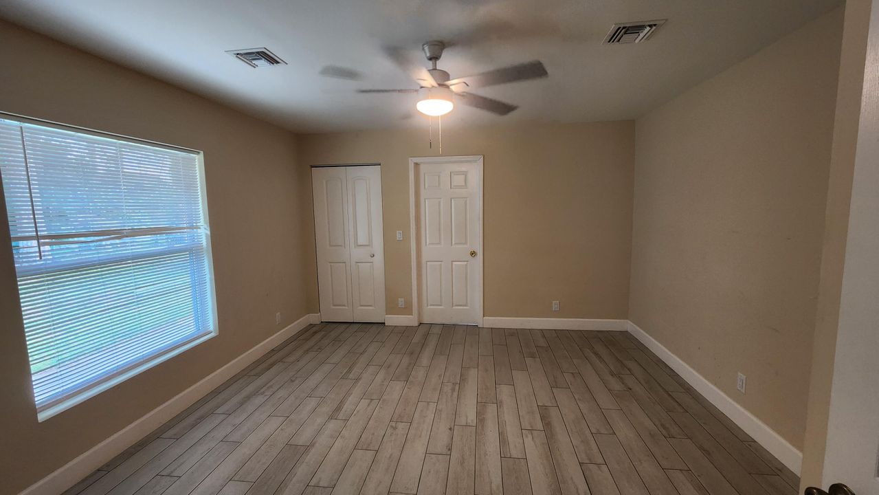 Active With Contract: $2,600 (3 beds, 2 baths, 1138 Square Feet)