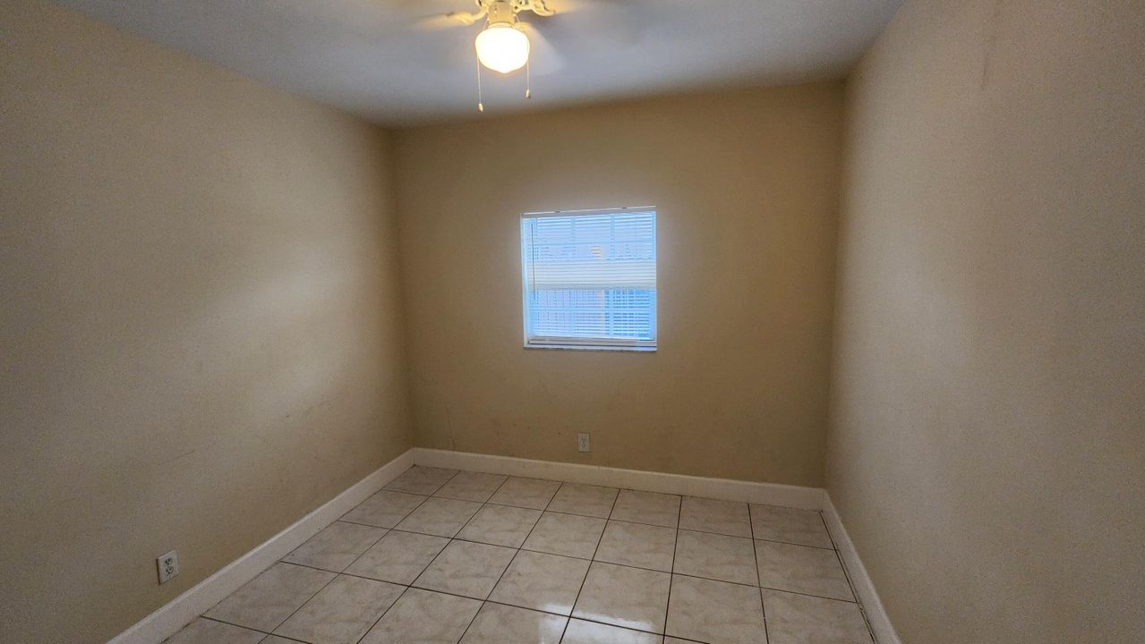 Active With Contract: $2,600 (3 beds, 2 baths, 1138 Square Feet)