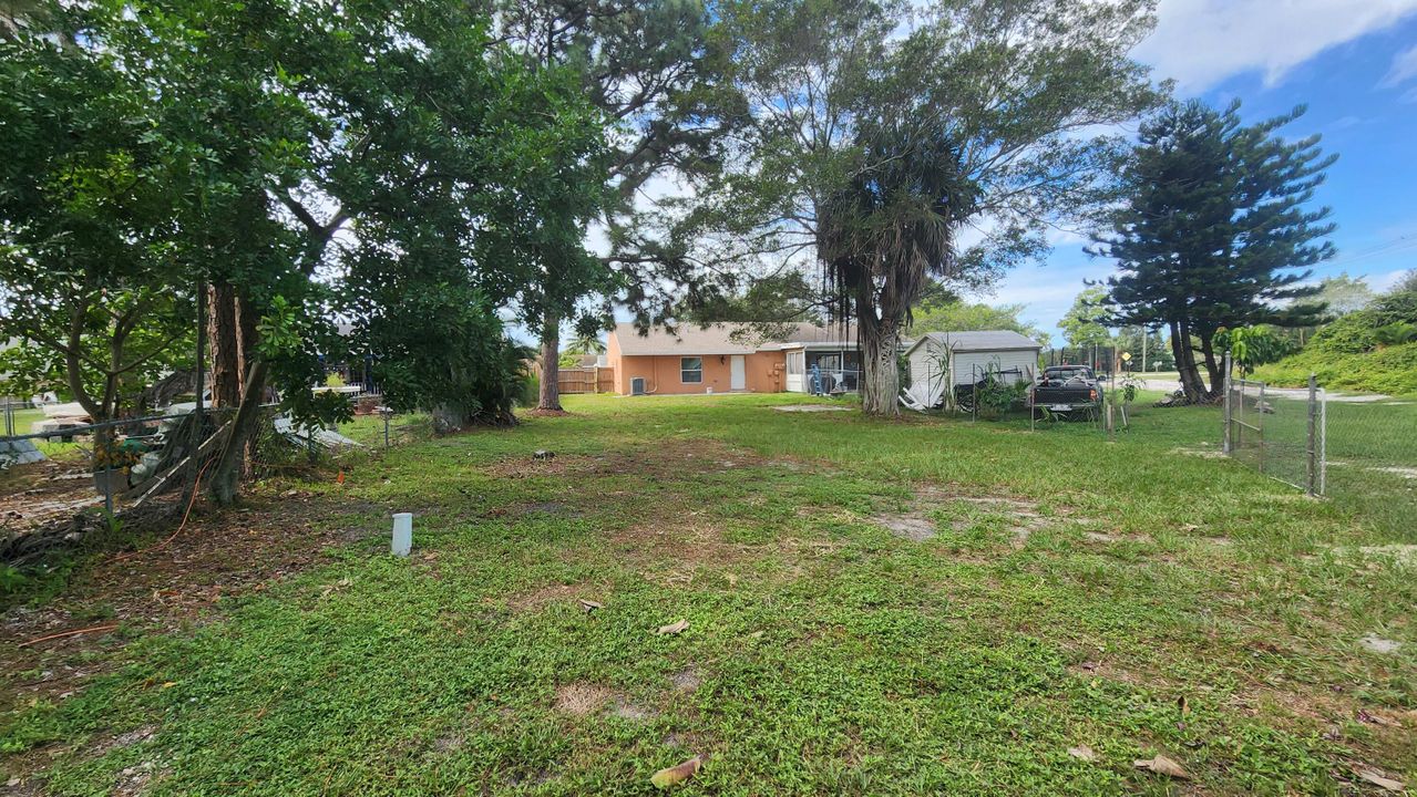 Active With Contract: $2,600 (3 beds, 2 baths, 1138 Square Feet)