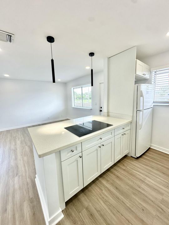 For Rent: $1,840 (2 beds, 1 baths, 840 Square Feet)