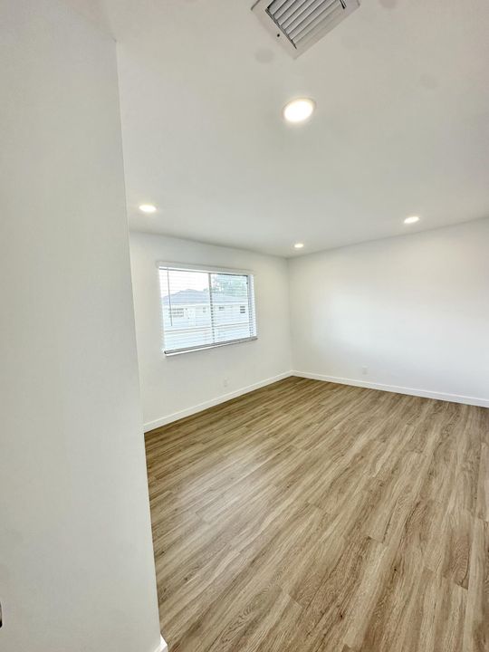 For Rent: $1,840 (2 beds, 1 baths, 840 Square Feet)