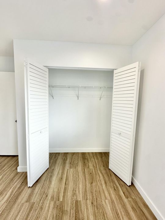 For Rent: $1,840 (2 beds, 1 baths, 840 Square Feet)