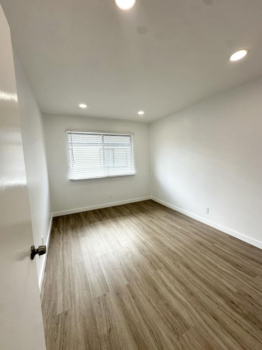 For Rent: $1,840 (2 beds, 1 baths, 840 Square Feet)