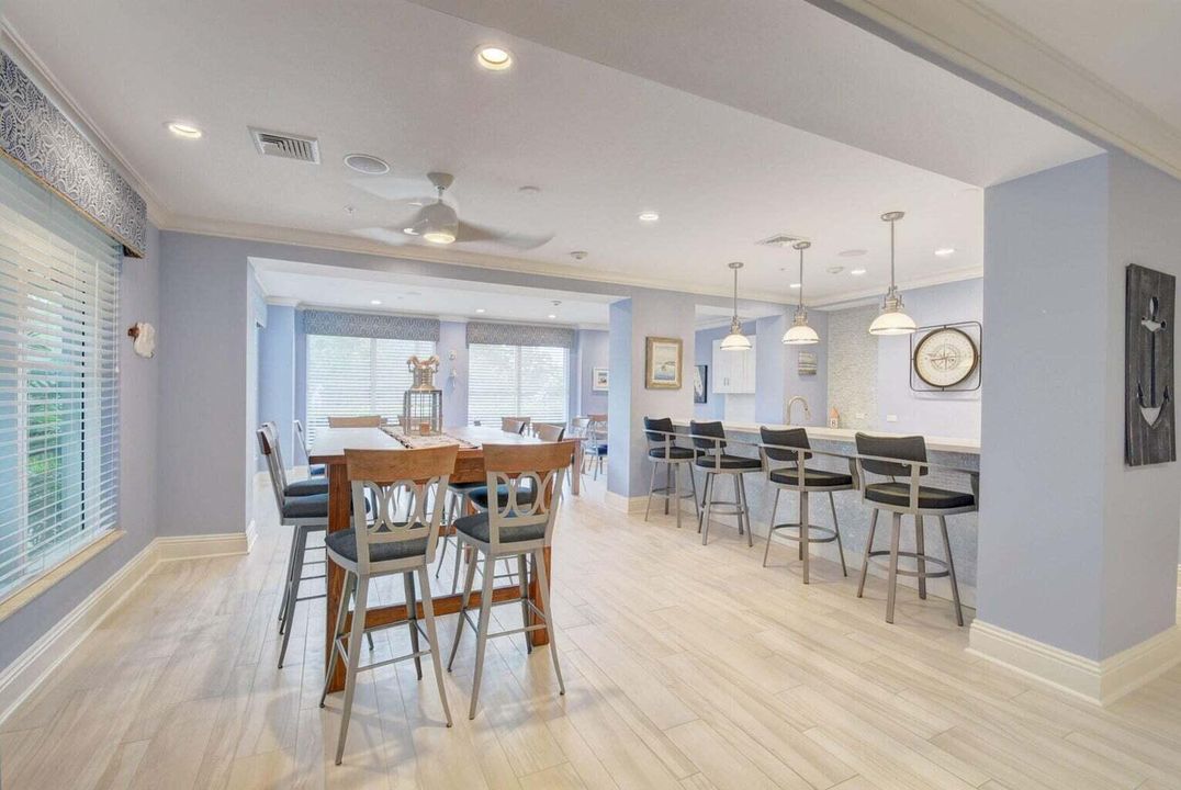 For Rent: $5,750 (2 beds, 2 baths, 1130 Square Feet)