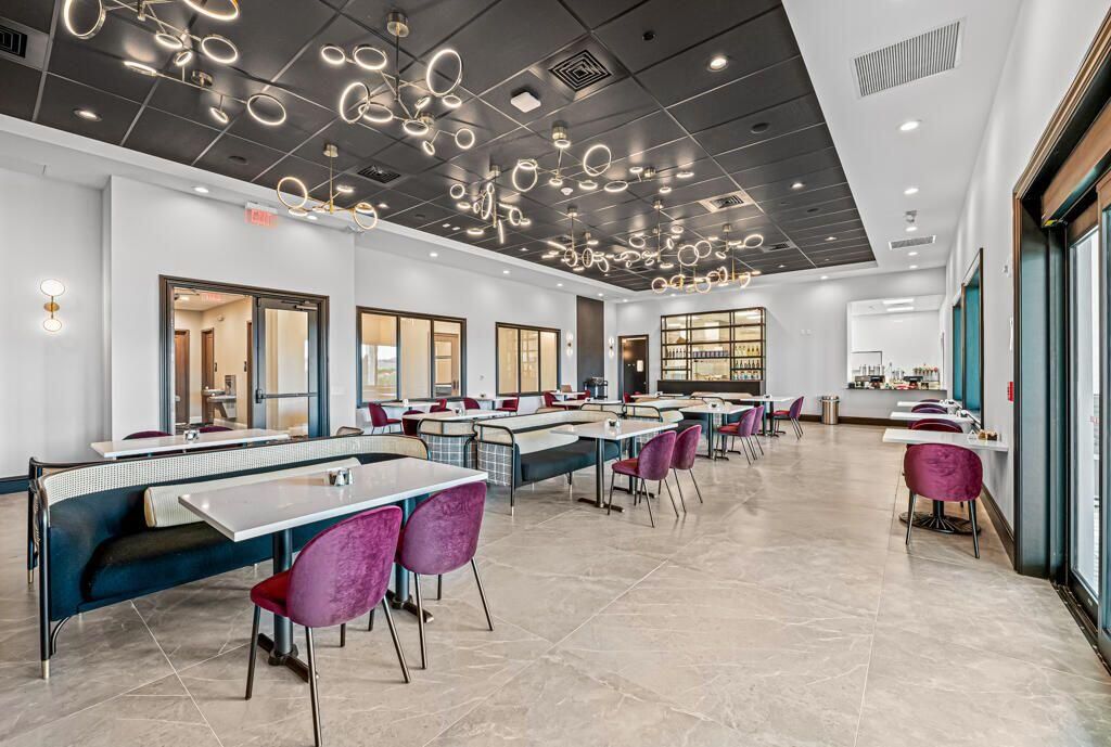 Activo con contrato: $409,000 (3 camas, 2 baños, 1599 Pies cuadrados)