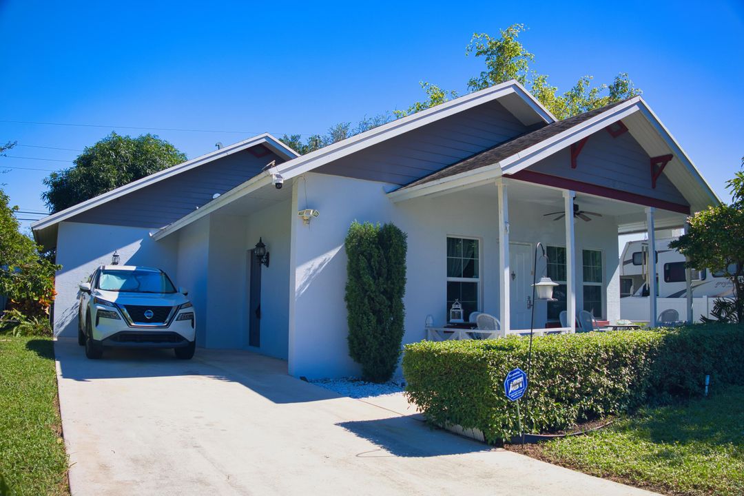 Active With Contract: $450,000 (3 beds, 2 baths, 1582 Square Feet)