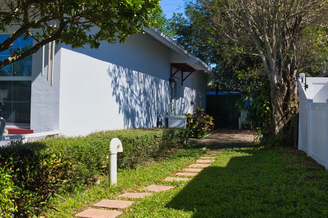 Active With Contract: $450,000 (3 beds, 2 baths, 1582 Square Feet)