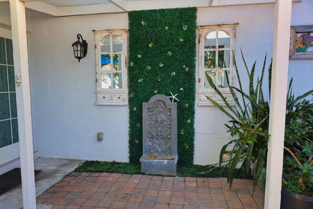 Active With Contract: $450,000 (3 beds, 2 baths, 1582 Square Feet)