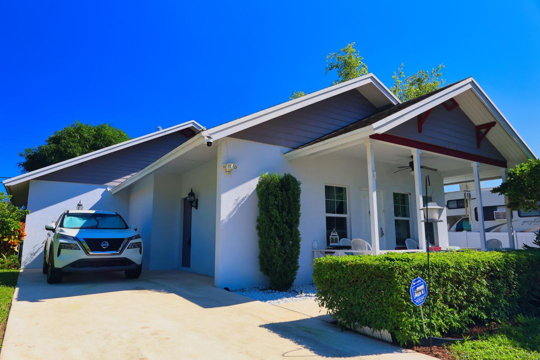 Active With Contract: $450,000 (3 beds, 2 baths, 1582 Square Feet)