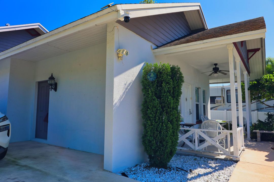 Active With Contract: $450,000 (3 beds, 2 baths, 1582 Square Feet)