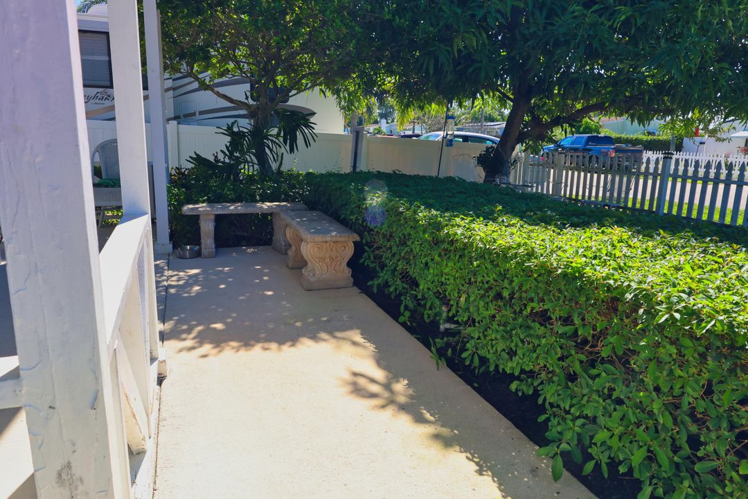 Active With Contract: $450,000 (3 beds, 2 baths, 1582 Square Feet)