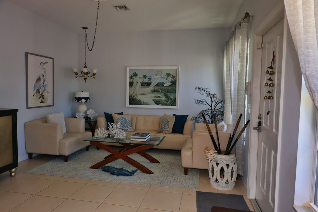 Active With Contract: $450,000 (3 beds, 2 baths, 1582 Square Feet)