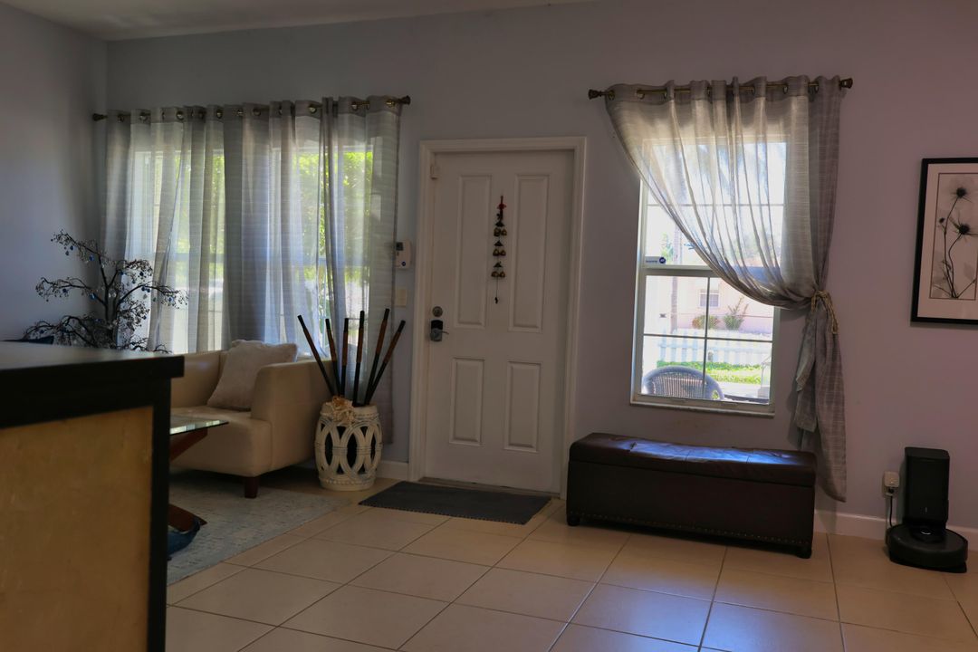 Active With Contract: $450,000 (3 beds, 2 baths, 1582 Square Feet)