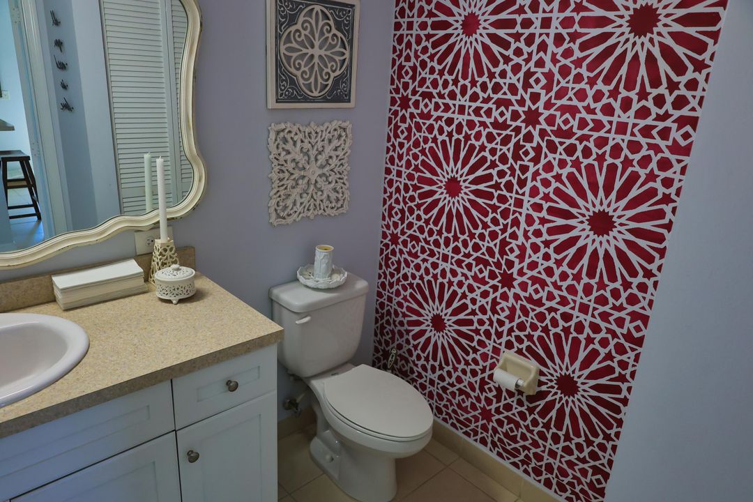 Active With Contract: $450,000 (3 beds, 2 baths, 1582 Square Feet)