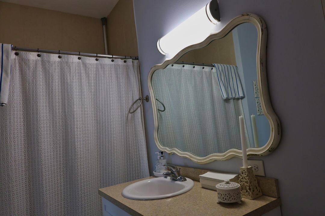 Active With Contract: $450,000 (3 beds, 2 baths, 1582 Square Feet)