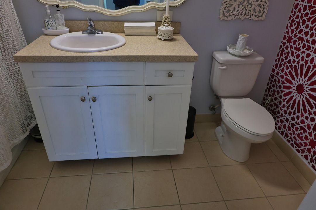 Active With Contract: $450,000 (3 beds, 2 baths, 1582 Square Feet)