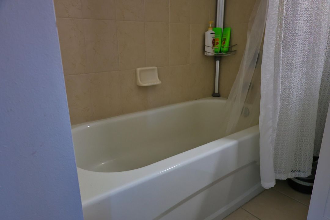 Active With Contract: $450,000 (3 beds, 2 baths, 1582 Square Feet)