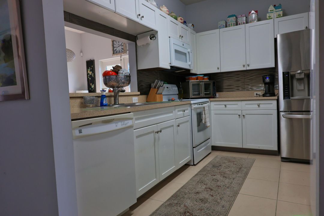 Active With Contract: $450,000 (3 beds, 2 baths, 1582 Square Feet)