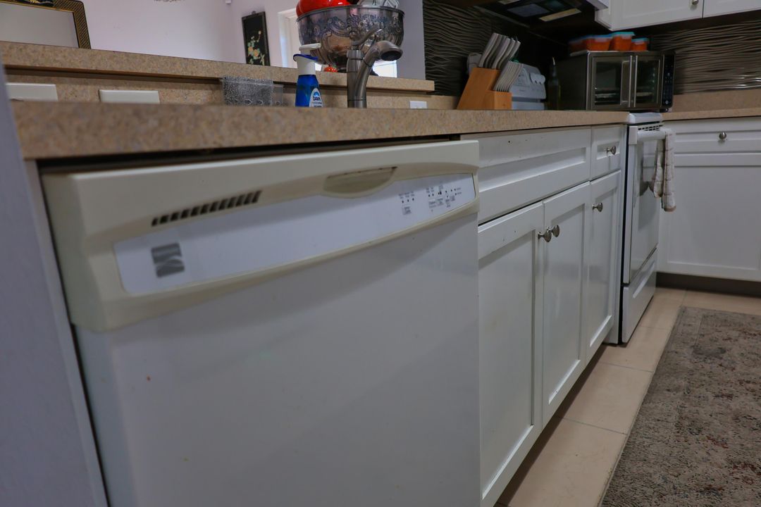 Active With Contract: $450,000 (3 beds, 2 baths, 1582 Square Feet)