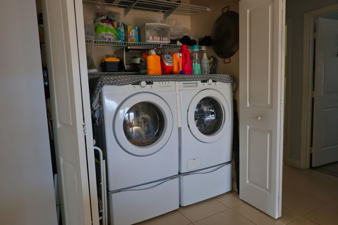 Active With Contract: $450,000 (3 beds, 2 baths, 1582 Square Feet)