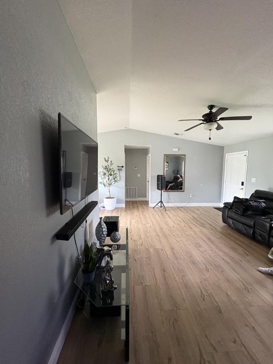 En Venta: $270,000 (3 camas, 2 baños, 1187 Pies cuadrados)